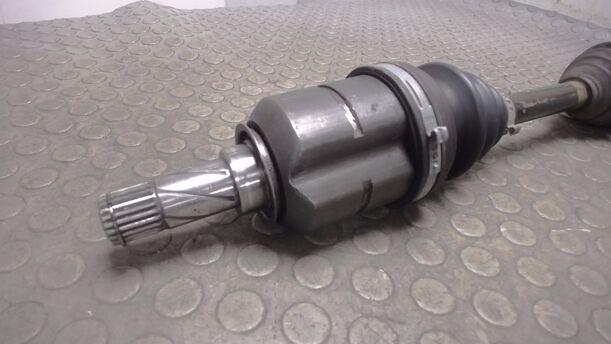 Foto: ANTRIEBSWELLE LINKS eines Opel Corsa 1.0 12V