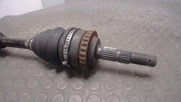 Foto: ANTRIEBSWELLE LINKS eines Opel Corsa 1.0 12V
