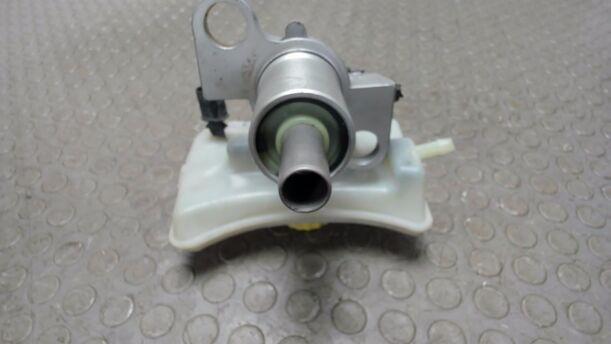 Foto: HAUPTBREMSZYLINDER eines VW Passat Variant 1.8 5V Turbo