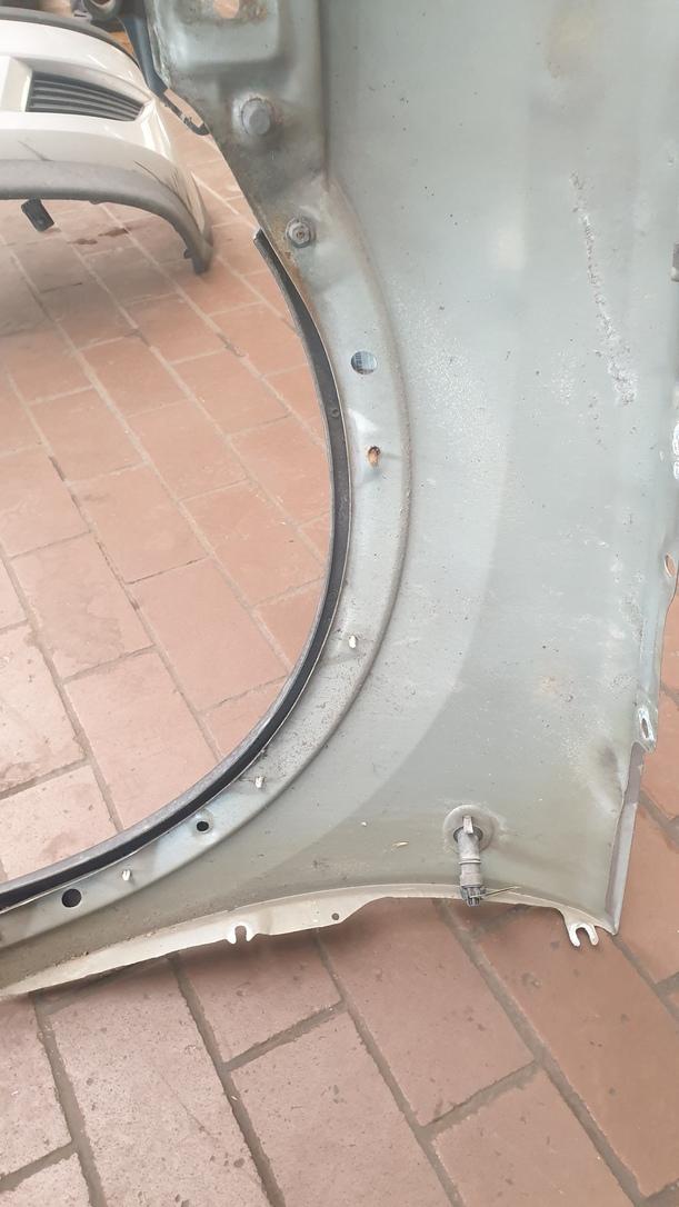 Foto: KOTFLÜGEL VORNE RECHTS eines Opel Corsa 1.0 12V