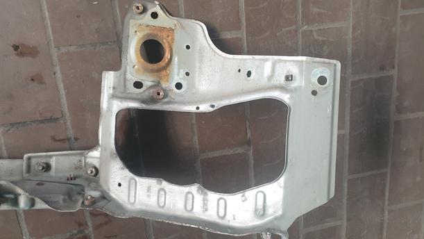 Foto: FRONTBLECH / SCHLOSSTRÄGER eines Opel Corsa 1.0 12V