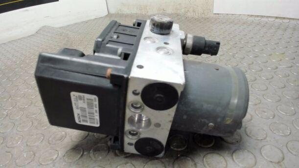 Foto: HAUPTBREMSAGGREGAT ABS eines VW Passat Variant 1.8 5V Turbo