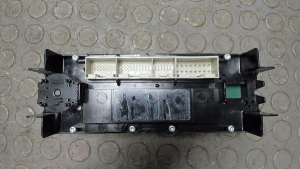 Foto: HEIZUNGSBETÄTIGUNG / BEDIENEINHEIT eines VW Passat Variant 1.8 5V Turbo