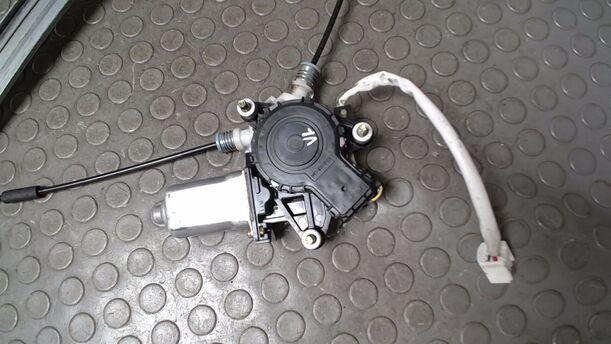 Foto: FENSTERHEBER ELEKTRISCH VORN LINKS eines Mazda Premacy 1.9