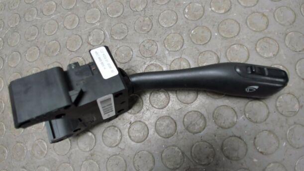 Foto: SCHEIBENWISCHERSCHALTER eines VW Passat Variant 1.8 5V Turbo Liftback