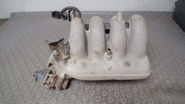 Foto: ANSAUGKRÜMMER eines Mazda Premacy 1.9 Liftback