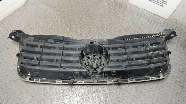 Foto: KÜHLERGRILL eines VW Passat Variant 1.8 5V Turbo Liftback