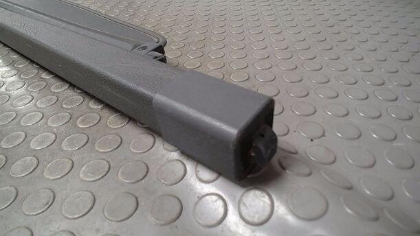 Foto: LADERAUMABDECKUNG eines Mazda Premacy 1.9 Liftback