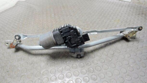 Foto: SCHEIBENWISCHERMOTOR VORNE eines VW Passat Variant 1.8 5V Turbo Liftback