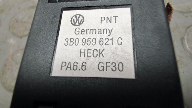 Foto: SCHALTER HECKSCHEIBENHEIZUNG eines VW Passat Variant 1.8 5V Turbo Liftback