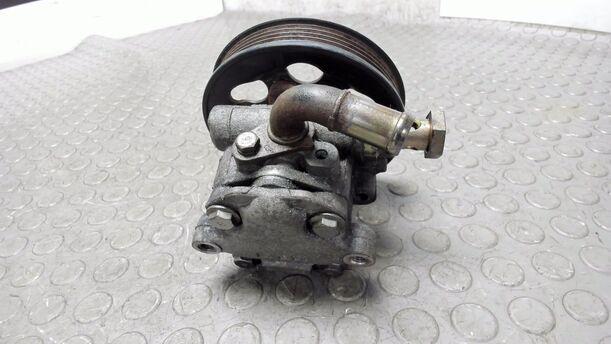 Foto: PUMPE SERVOLENKUNG eines VW Passat Variant 1.8 5V Turbo Liftback