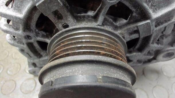 Foto: LICHTMASCHINE / GENERATOR eines VW Passat Variant 1.8 5V Turbo Liftback