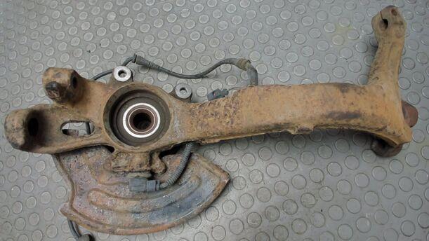 Foto: ACHSSCHENKEL VORNE LINKS eines VW Passat Variant 1.8 5V Turbo Liftback