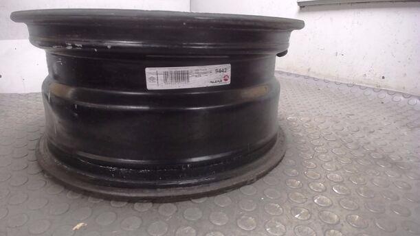 Foto: STAHLFELGE 7X16 ET39 eines Alfa Romeo Mito 1.4 16V Liftback