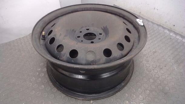 Foto: STAHLFELGE 7X16 ET39 eines Alfa Romeo Mito 1.4 16V Liftback