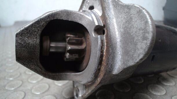 Foto: ANLASSER ( SCHALTGETRIEBE ) eines Opel Corsa 1.2 16V Liftback