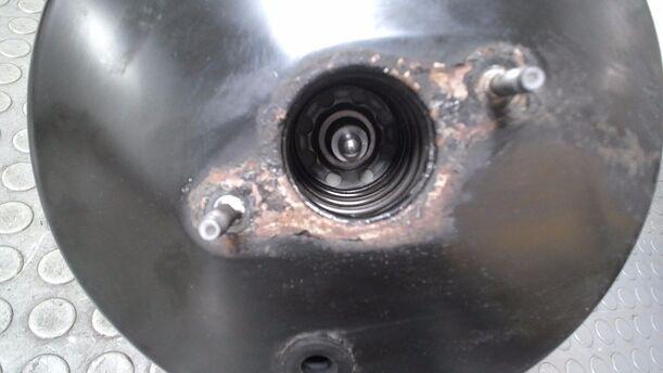 Foto: BREMSKRAFTVERSTÄRKER eines Opel Corsa 1.2 16V Liftback