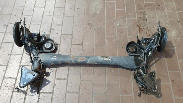 Foto: HINTERACHSE eines Fiat 500 1.4 16V Dualogic Liftback