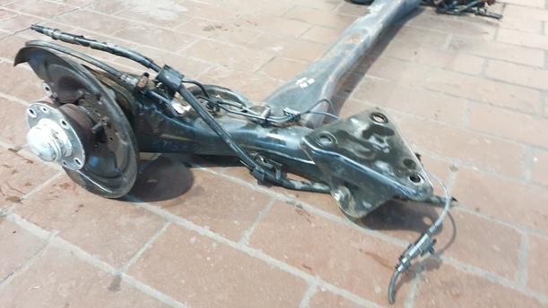 Foto: HINTERACHSE eines Fiat 500 1.4 16V Dualogic Liftback