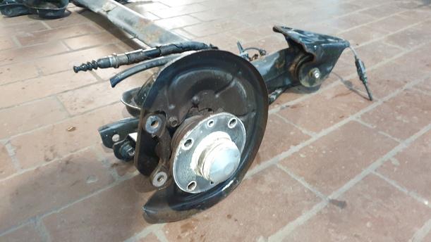 Foto: HINTERACHSE eines Fiat 500 1.4 16V Dualogic Liftback