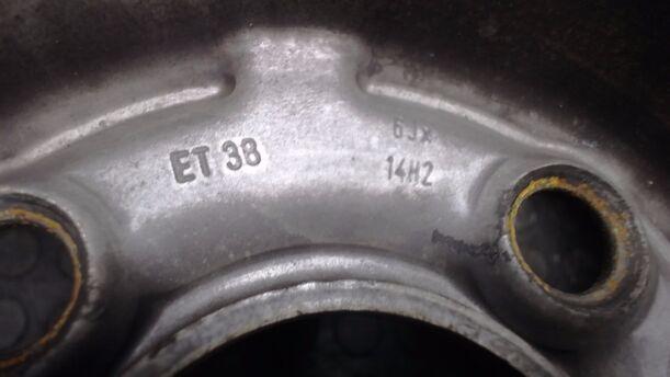 Foto: STAHLFELGE 6X14 ET38 eines VW Passat Variant 1.8 Liftback
