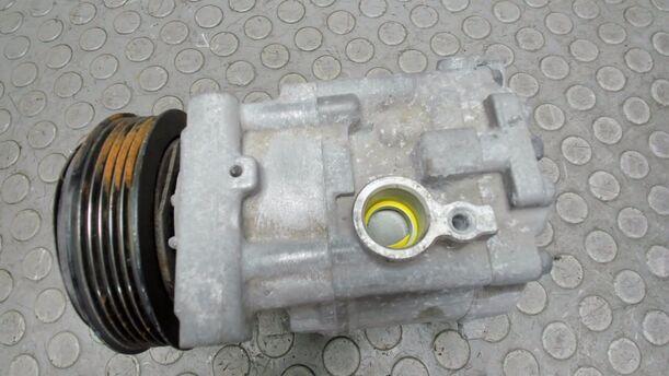 Foto: KLIMAKOMPRESSOR eines Fiat 500 1.4 16V Dualogic Liftback