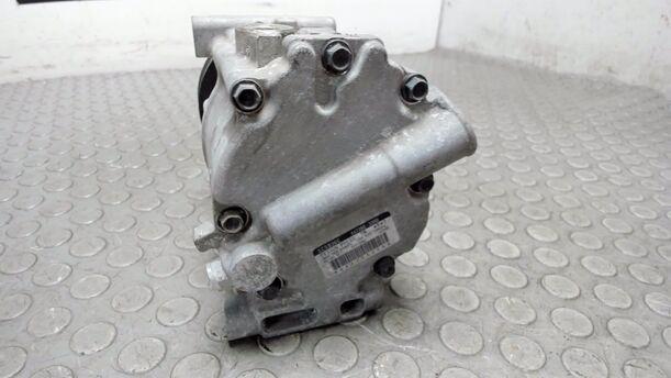 Foto: KLIMAKOMPRESSOR eines Fiat 500 1.4 16V Dualogic Liftback