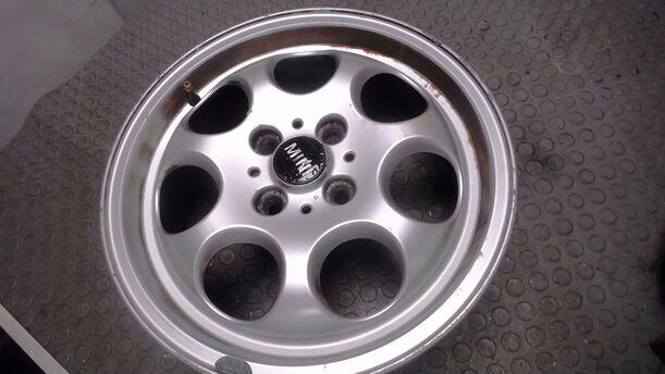 Foto: ALUFELGE 5,5X15 ET45 eines Mini (BMW) Mini Liftback