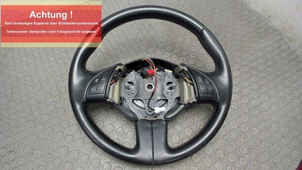 Foto: LEDERLENKRAD ( SCHALTWIPPEN ) eines Fiat 500 1.4 16V Dualogic Liftback