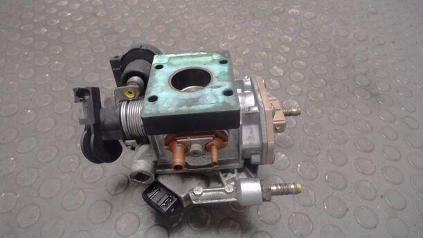 Foto: DROSSELKLAPPE / DROSSELKLAPPENSTUTZEN eines VW Polo 45 Liftback