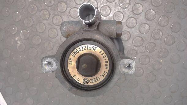 Foto: SERVOPUMPE / PUMPE SERVOLENKUNG eines VW Polo 45 Liftback