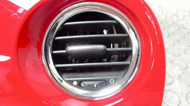 Foto: BLENDE / ABDECKUNG ARMATURENBRETT eines Fiat 500 1.4 16V Dualogic CLX