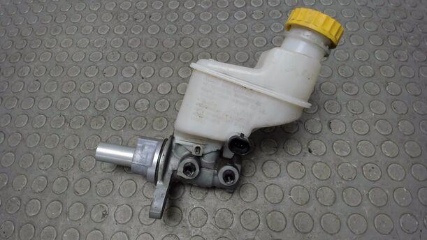 Foto: HAUPTBREMSZYLINDER eines Fiat 500 1.4 16V Dualogic CLX