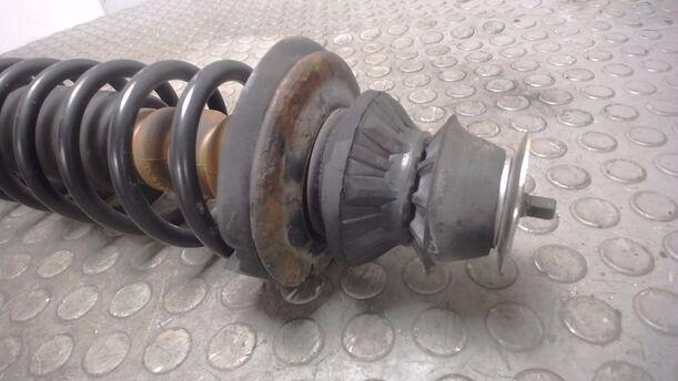 Foto: STOSSDÄMPFER HINTEN LINKS eines VW Polo 45 CLX