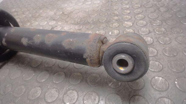 Foto: STOSSDÄMPFER HINTEN LINKS eines VW Polo 45 CLX