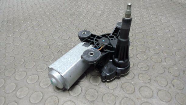 Foto: SCHEIBENWISCHERMOTOR HINTEN eines Fiat 500 1.4 16V Dualogic CLX