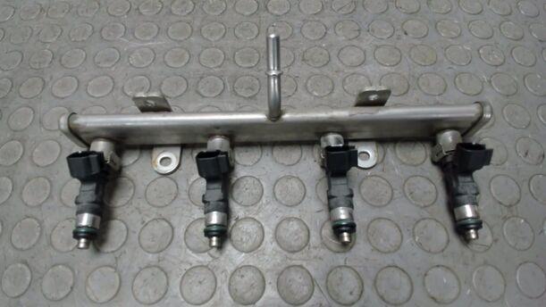 Foto: KRAFTSTOFFVERTEILER / EINSPRITZDÜSE eines Fiat 500 1.4 16V Dualogic CLX