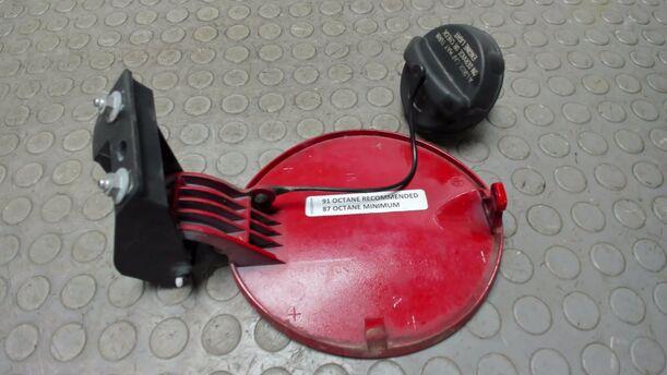 Foto: TANKKLAPPE / TANKDECKEL eines Fiat 500 1.4 16V Dualogic CLX