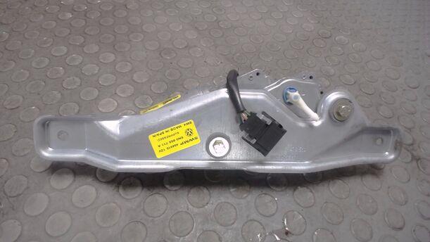 Foto: SCHEIBENWISCHERMOTOR HINTEN eines VW Polo 45 CLX