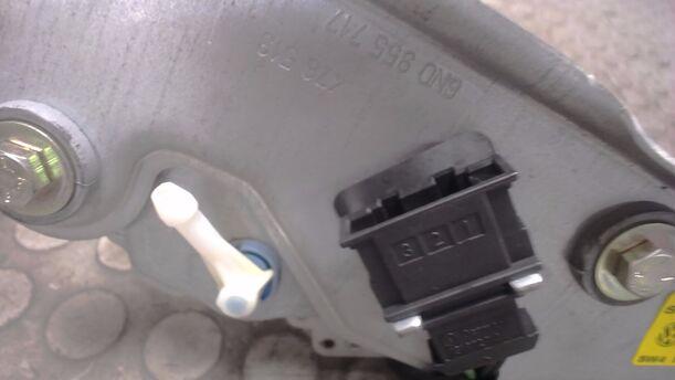 Foto: SCHEIBENWISCHERMOTOR HINTEN eines VW Polo 45 CLX