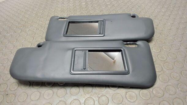 Foto: SONNENBLENDENPAAR eines Fiat 500 1.4 16V Dualogic CLX
