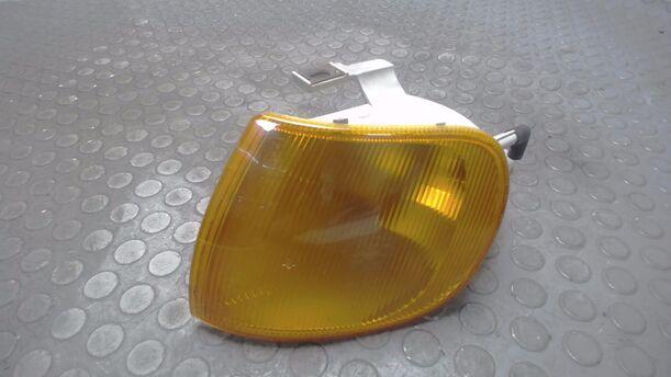 Foto: BLINKER VORNE LINKS eines VW Polo 45 CLX