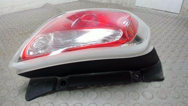 Foto: HECKLEUCHTE / RÜCKLICHT LINKS eines Fiat 500 1.4 16V Dualogic