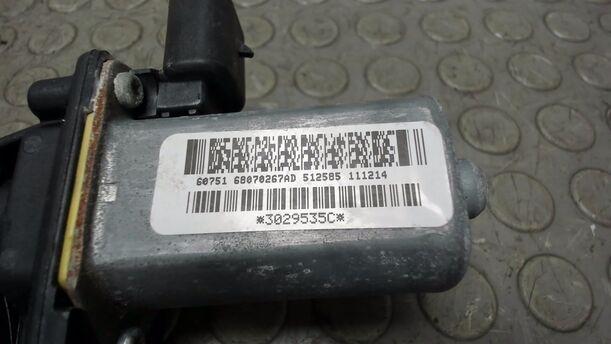 Foto: FENSTERHEBER VORNE LINKS eines Fiat 500 1.4 16V Dualogic