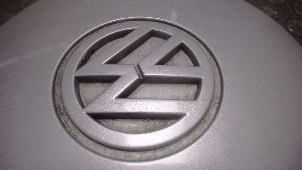 Foto: RADKAPPE / NABENDECKEL eines VW Polo 45