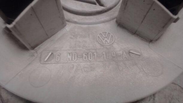 Foto: RADKAPPE / NABENDECKEL eines VW Polo 45