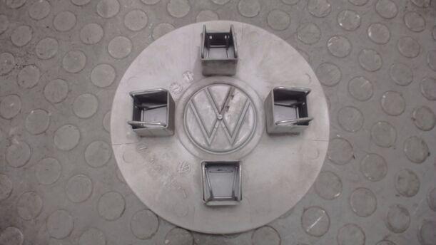 Foto: RADKAPPE / NABENDECKEL eines VW Polo 45