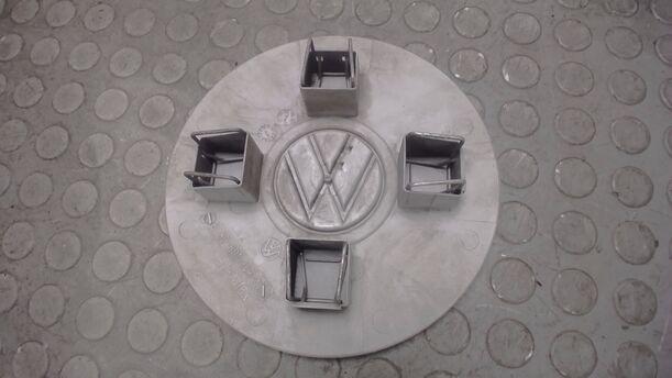 Foto: RADKAPPE / NABENDECKEL eines VW Polo 45