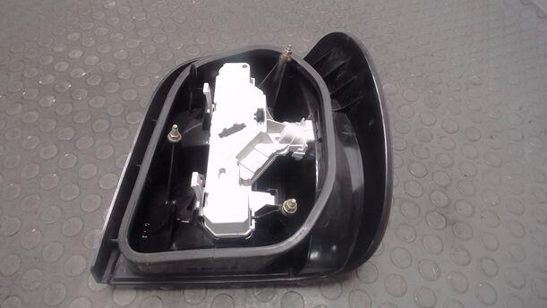 Foto: HECKLEUCHTE / RÜCKLEUCHTE LINKS eines VW Polo 45