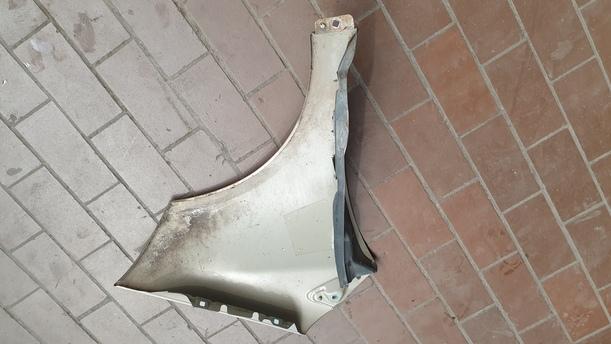 Foto: KOTFLÜGEL LINKS eines Mercedes-Benz A 180 CDI